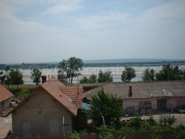 Vedere către Dunăre din spatele spitalului nou