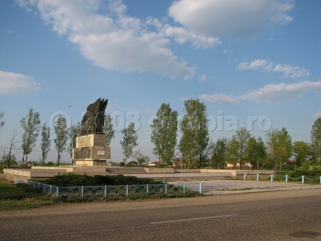 011 monumentul independentei silistoara